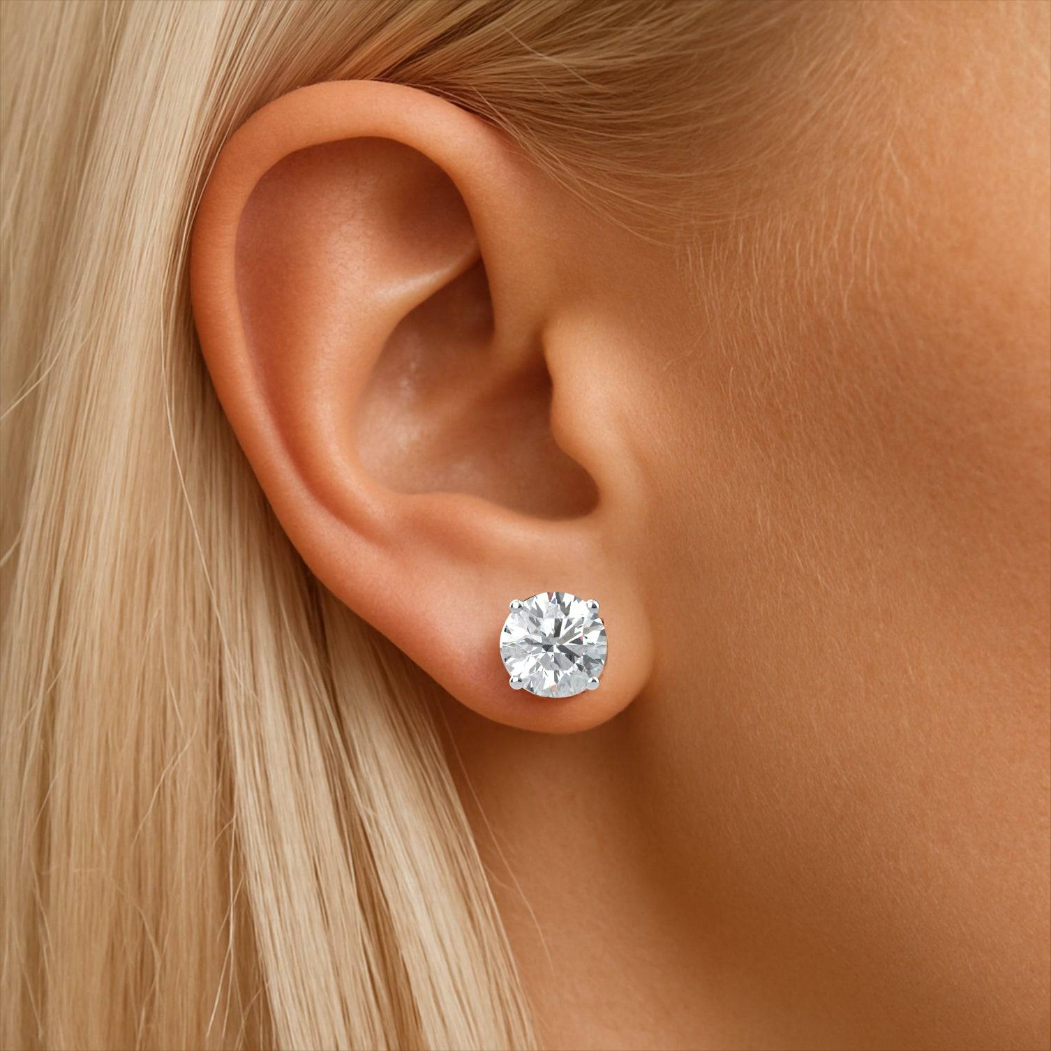 Natural round single diamond stud earring in 18K palladium white gold - 1.5 carat
