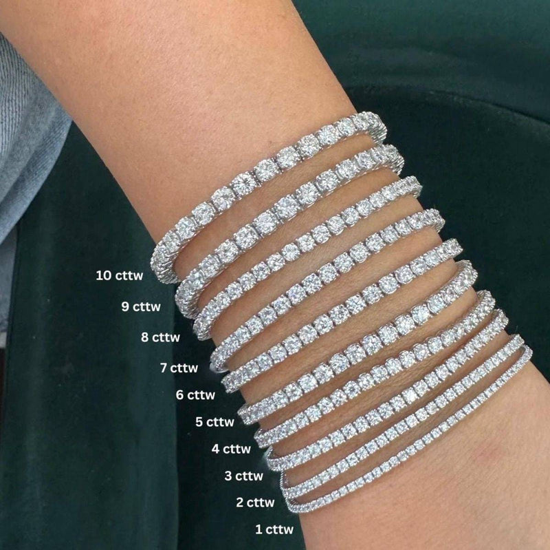 Round Diamonds Tennis Bracelet detail view | GROMOV Jewelry