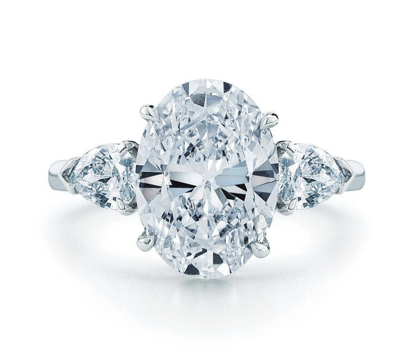 Oval Diamond Ring - GROMOV