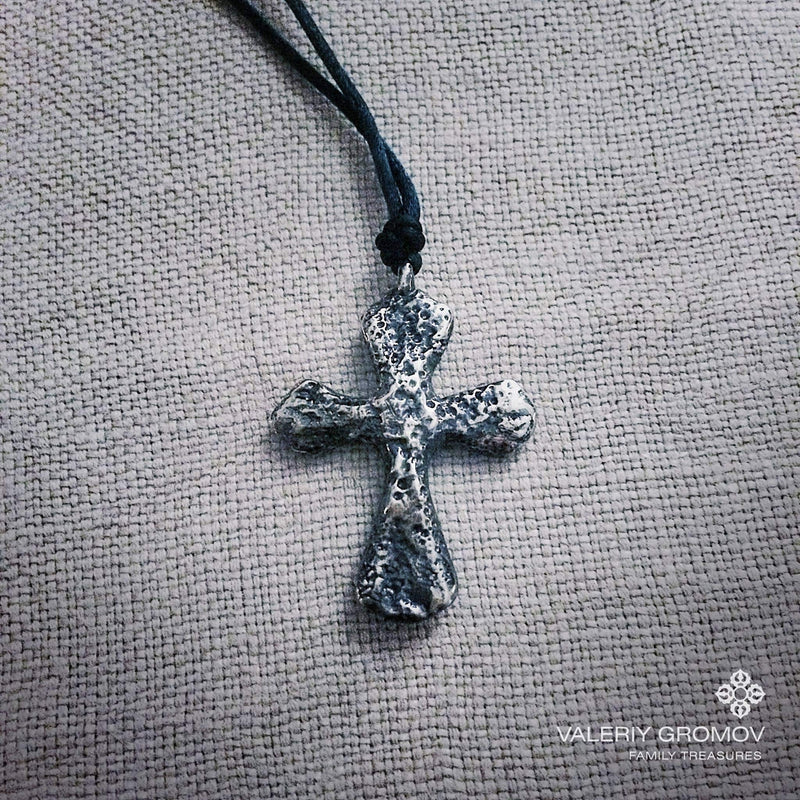 Aged Cross Necklace | GROMOV Jewelry