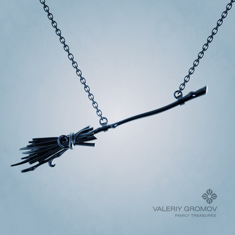 Broom Necklace detail view | GROMOV Jewelry