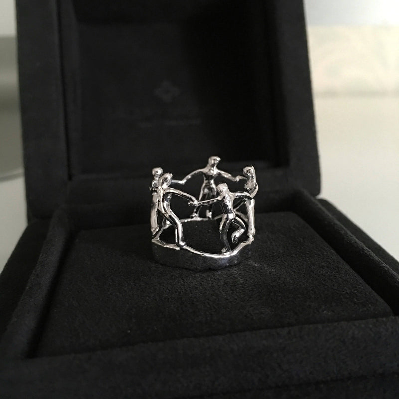 Dancing Ring | GROMOV Jewelry
