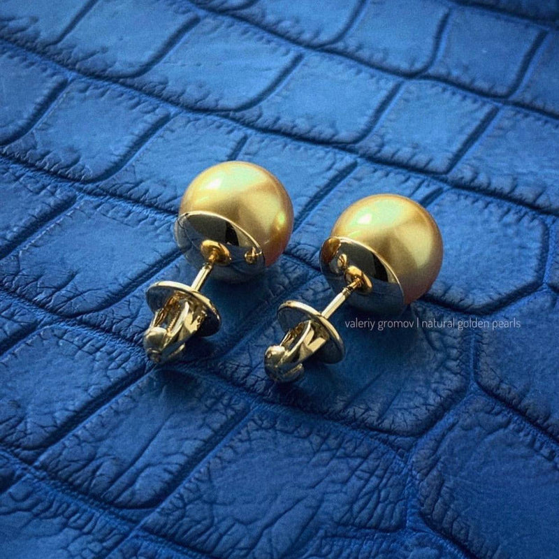 Golden Pearl Studs | GROMOV Jewelry