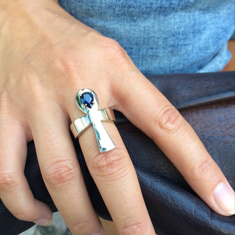 Ankh Gold Ring detail view | GROMOV Jewelry